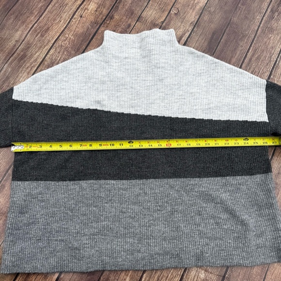 🖤 THML Color Block Knit Sweater - Size Small - Picture 4 of 6